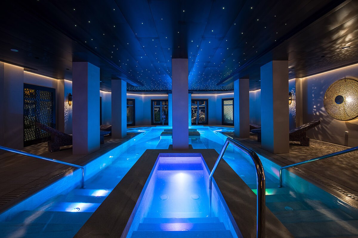 Piscina y circuito de agua del spa del Gran Hotel Miramar